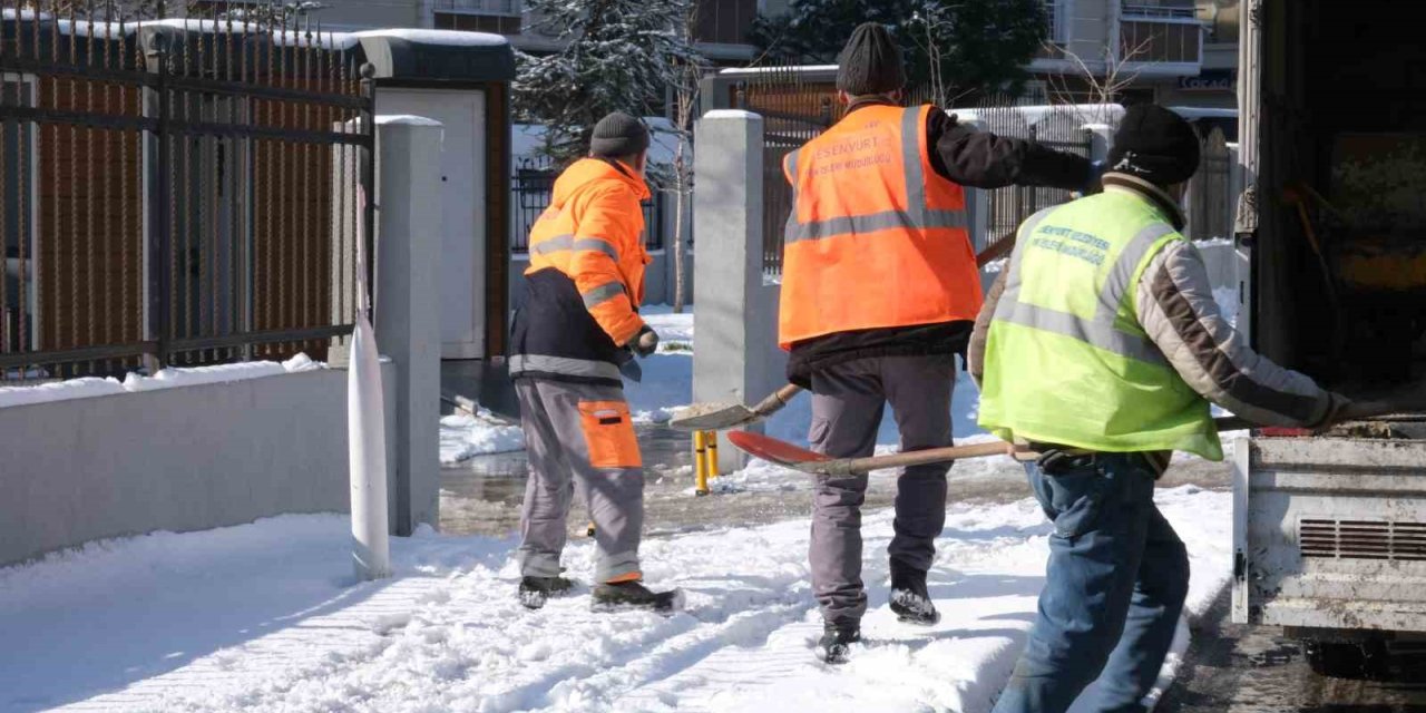 ESENYURT’TA KARLA MÜCADELE SÜRÜYOR