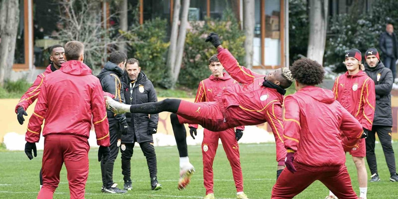 GALATASARAY, FENERBAHÇE DERBİSİ HAZIRLIKLARINI SÜRDÜRDÜ