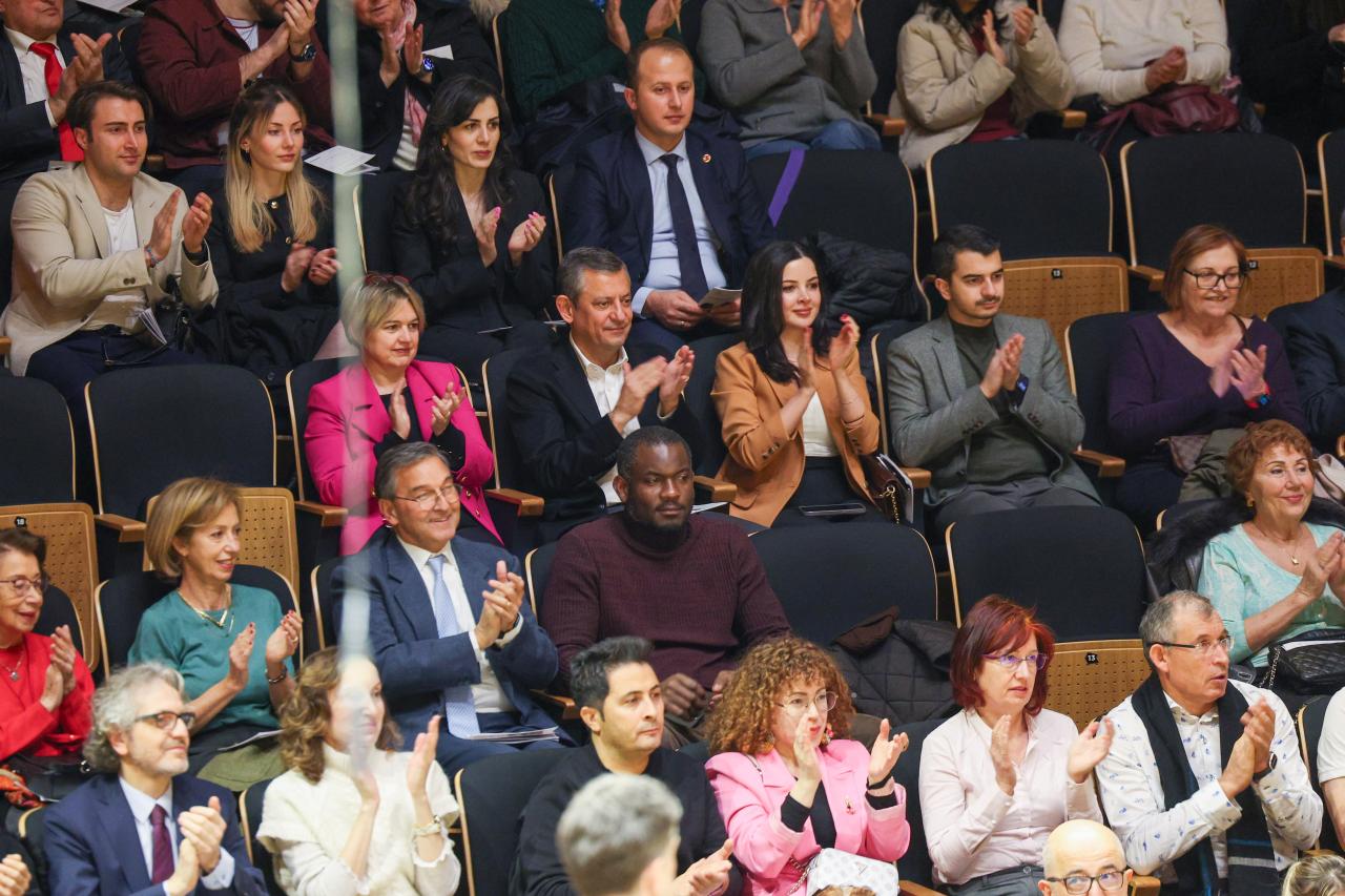 CHP Genel Başkanı Özgür Özel, Senfoni Orkestrası Dinletisine Katıldı