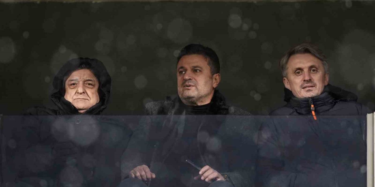 YILMAZ VURAL, BÜLENT UYGUN VE ORHAN AK, ÜMRANİYESPOR-SAKARYASPOR MAÇINI TAKİP ETTİ