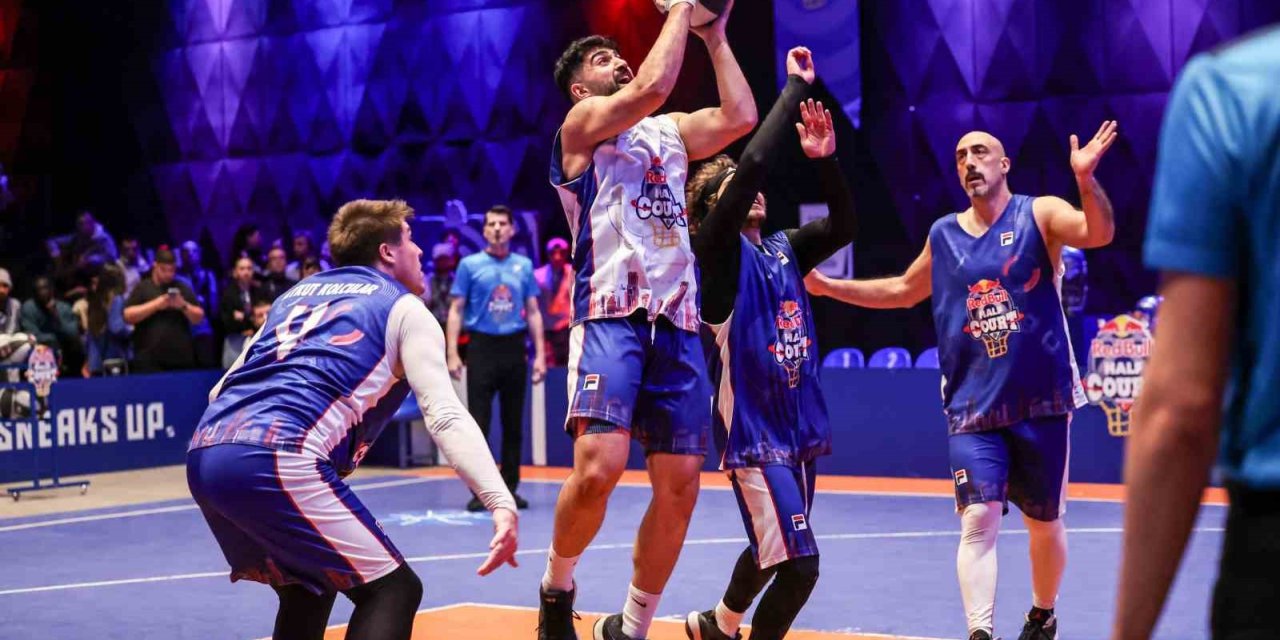 RED BULL HALF COURT’TA ŞAMPİYON TAKIM KUPASINI NİGEL HAYES-DAVİS’TEN ALDI