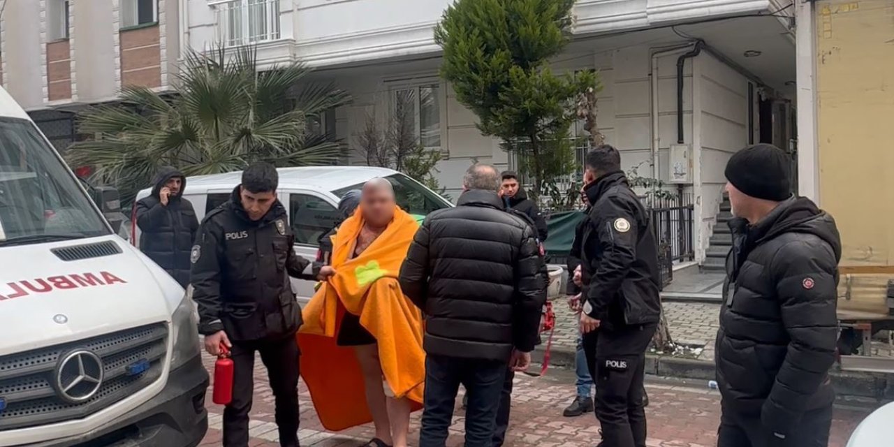 AVCILAR’DA EVİNDE KENDİNE ZARAR VEREN ADAMA ÖZEL HAREKAT POLİSİ MÜDAHALE ETTİ