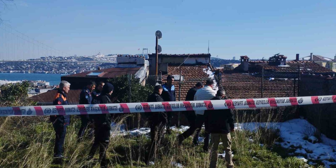 BEŞİKTAŞ’TA TOPRAK KAYMASI: 3 EV HASAR GÖRDÜ