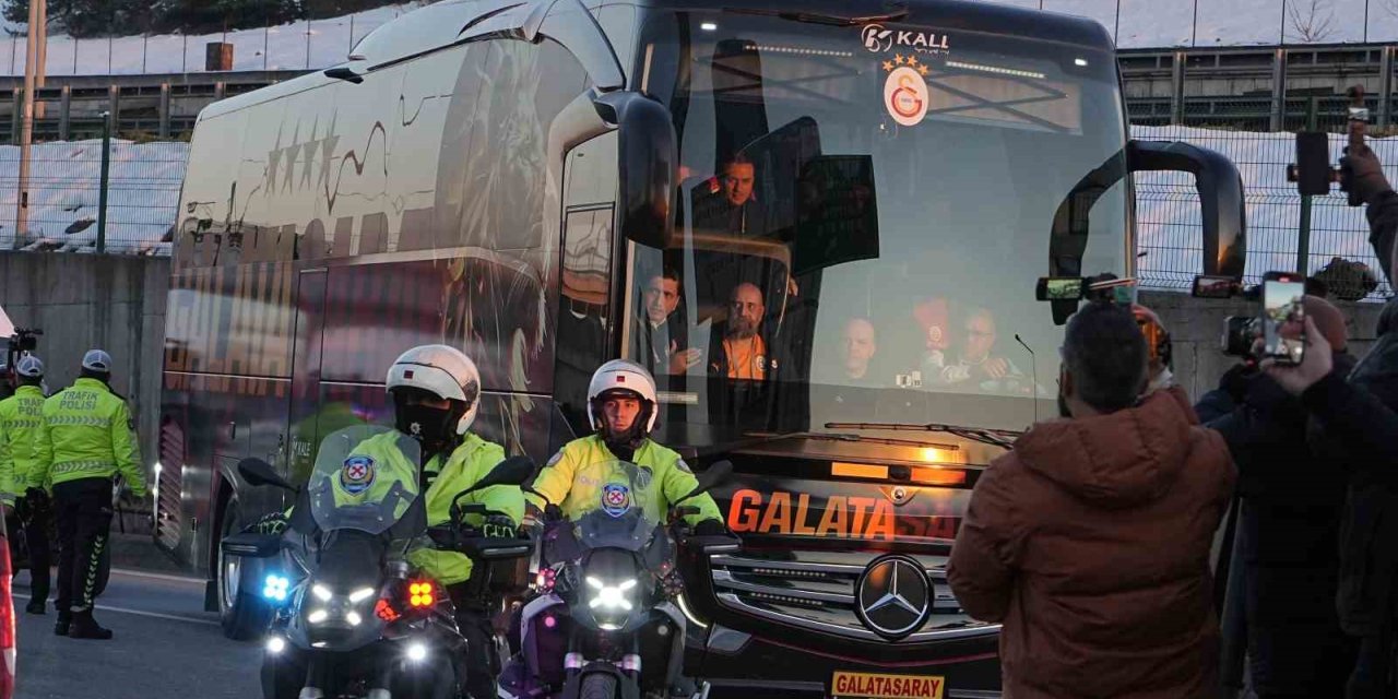 GALATASARAY, ALİ SAMİ YEN SPOR KOMPLEKSİ’NE ULAŞTI