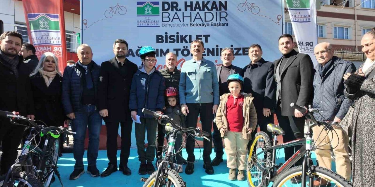 BAHÇELİEVLER BELEDİYESİ HER AY 100 KİŞİYİ BİSİKLET SAHİBİ YAPIYOR