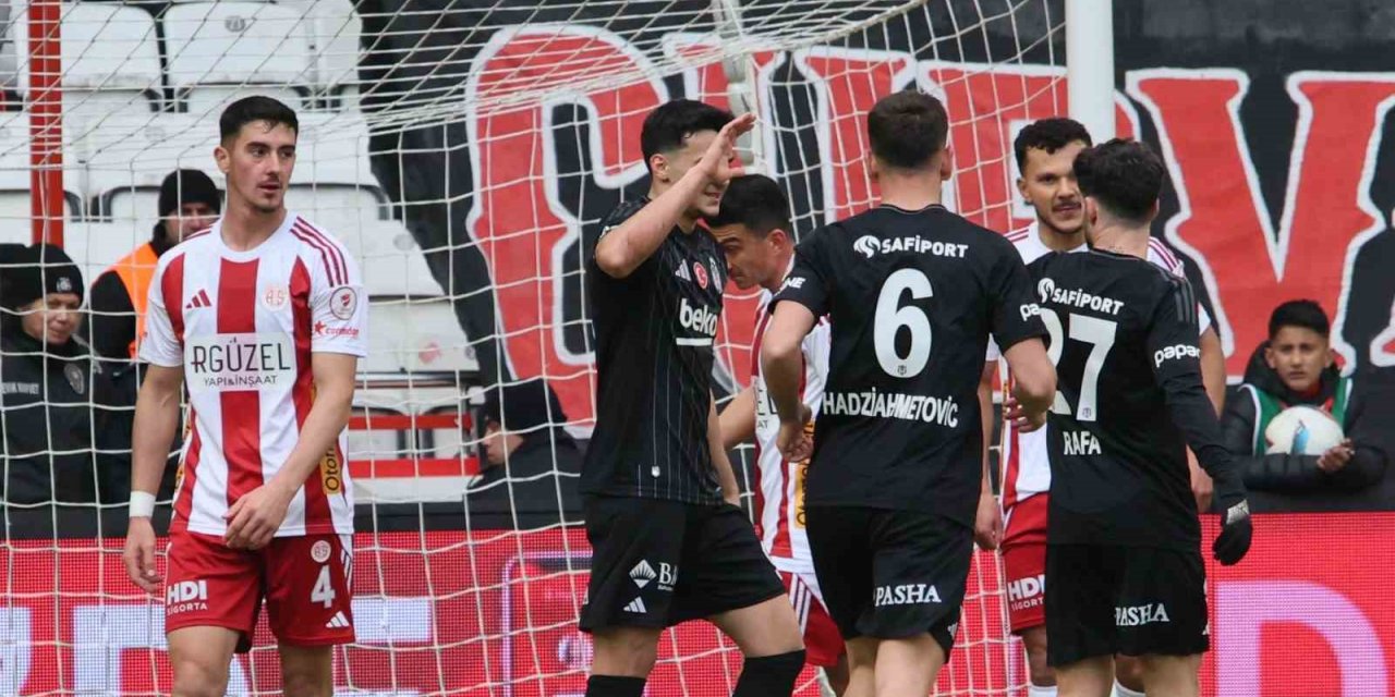 RAFA SİLVA, GOLLERİNE DEVAM EDİYOR