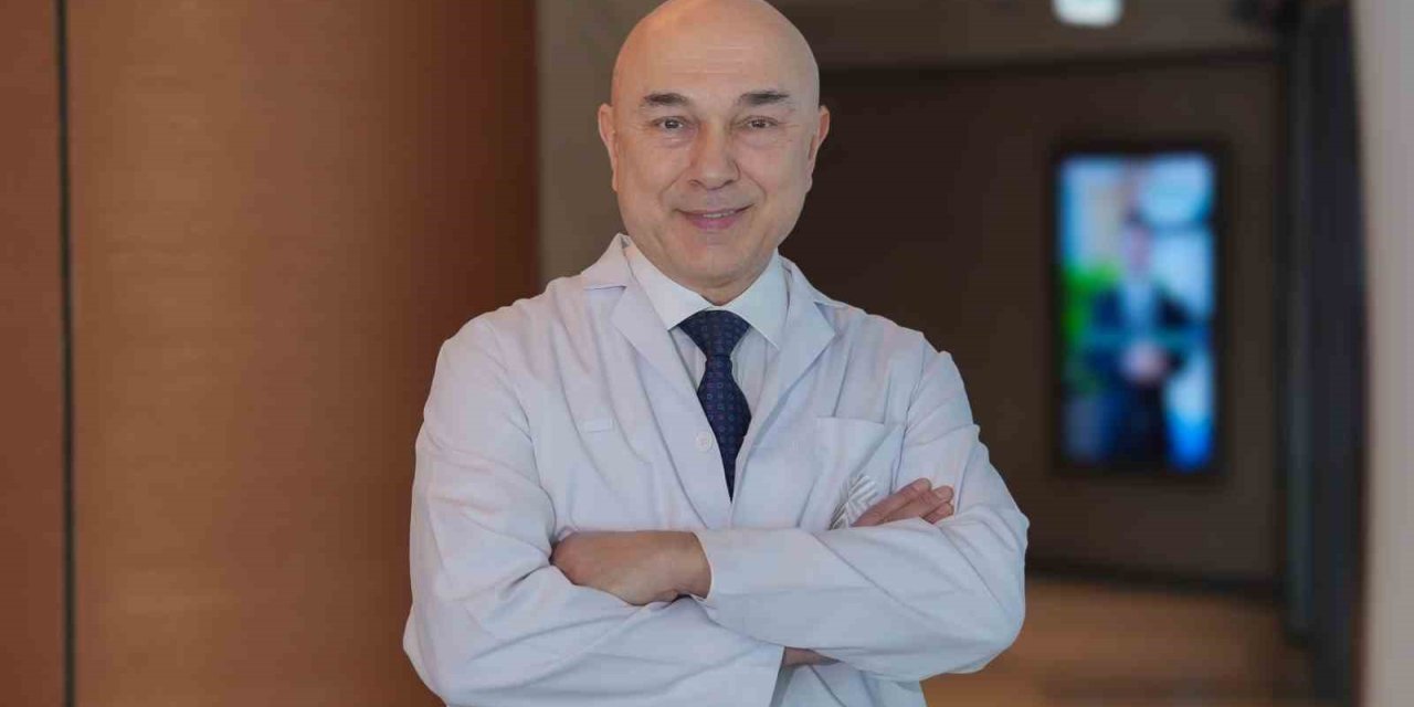 GUİNNESS REKORTMENİ DOÇ. DR. ALİ ZIRH, 2 BİNİNCİ AMELİYATINI GERÇEKLEŞTİRDİ