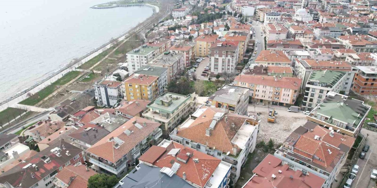 AVCILAR SAHİLİNDE 17 YILLIK İMAR SORUNU ÇÖZÜLÜYOR