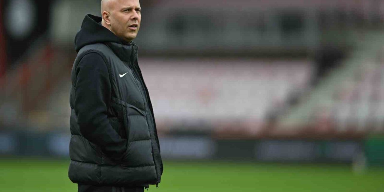 LİVERPOOL TEKNİK DİREKTÖRÜ ARNE SLOT’A 2 MAÇ CEZA!