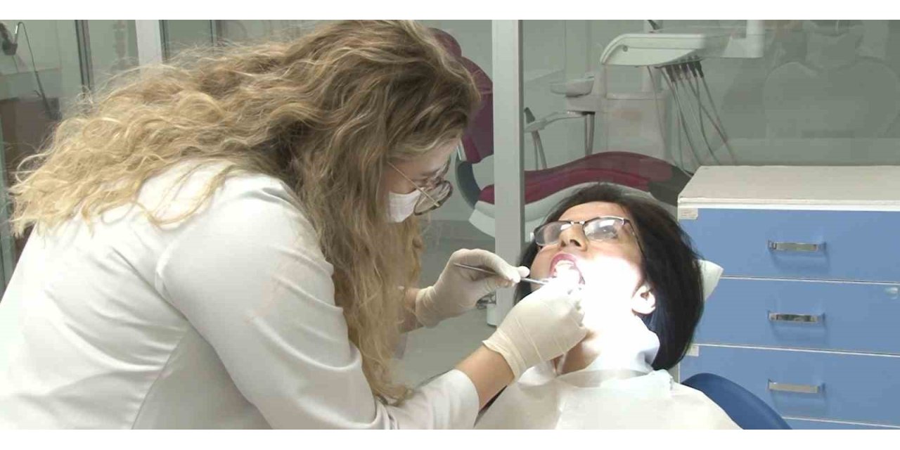 33 YILDIR KORKUDAN DİŞ HEKİMİNE GİTMİYORDU: ‘GÜLÜMSETEN DİŞ PROJESİ’ İLE TEDAVİ OLDU