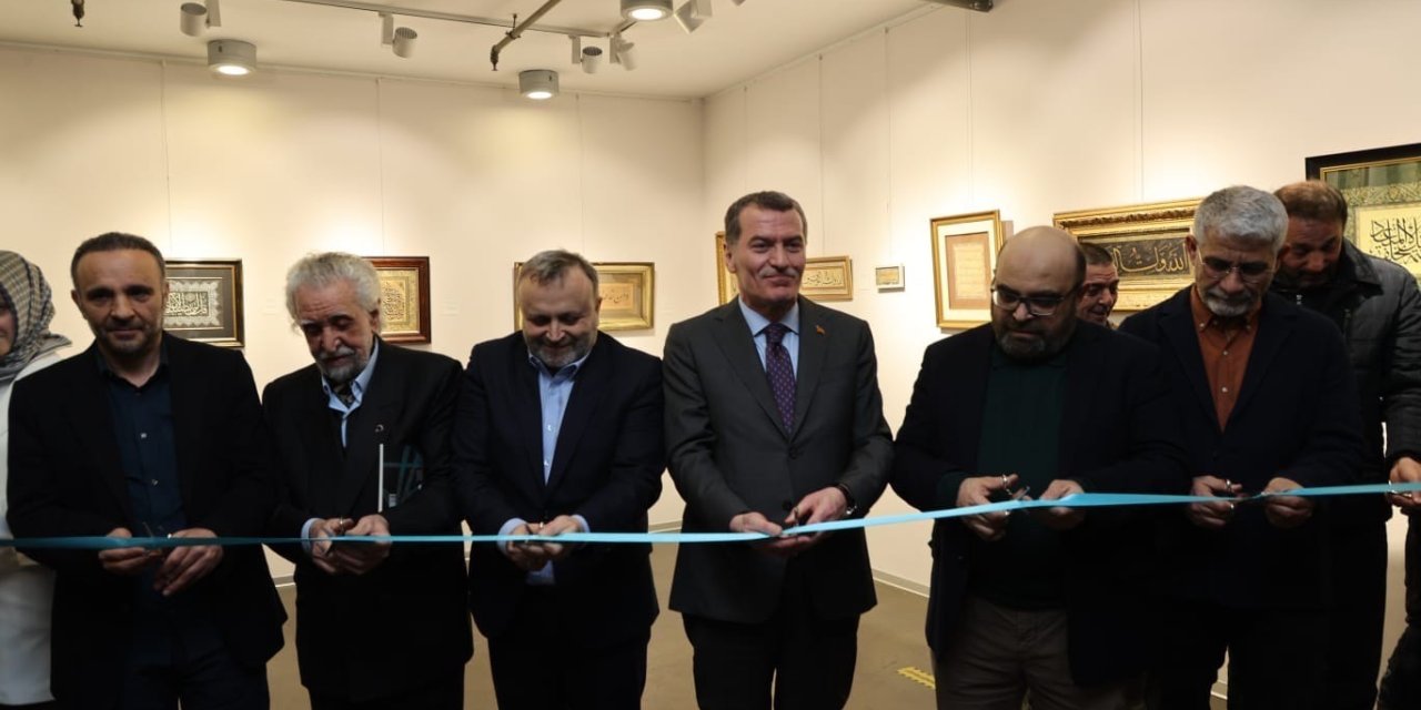 ZEYTİNBURNU’NDA "EMANET" GALERİ KALEM GÜZELİ HAT KOLEKSİYONU SEÇKİ SERGİSİ AÇILDI