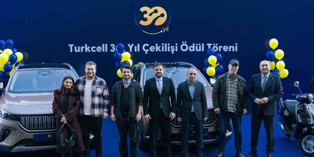 TURKCELL’İN 30’UNCU YIL ÇEKİLİŞİNİN KAZANANLARI ÖDÜLLERİNİ ALDI
