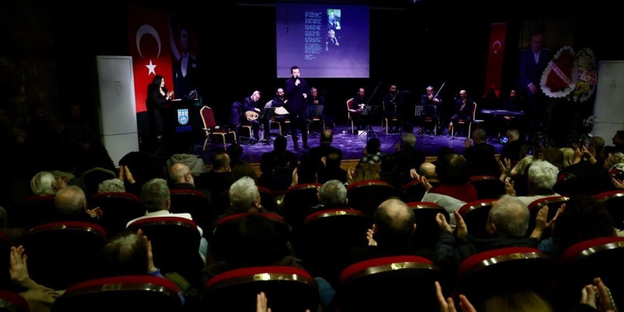 SİLİVRİ’DE ŞAİR VE HALK OZANI YAŞAR GÖREN KONSERİ DÜZENLENDİ