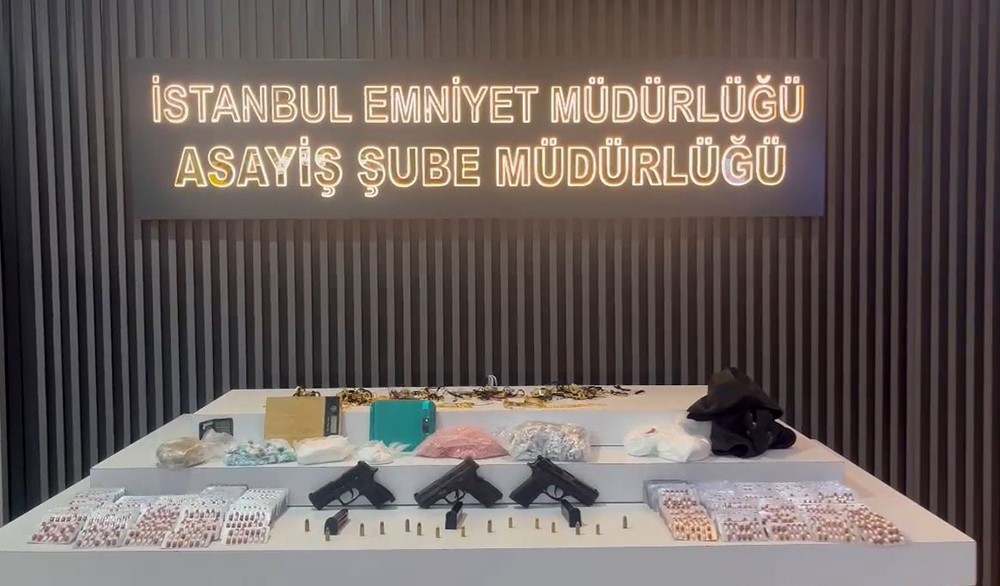 AVCILAR’DA KUYUMCU SOYAN ŞAHISLARA YAPILAN BASKINDA EVDEN UYUŞTURUCU ÇIKTI