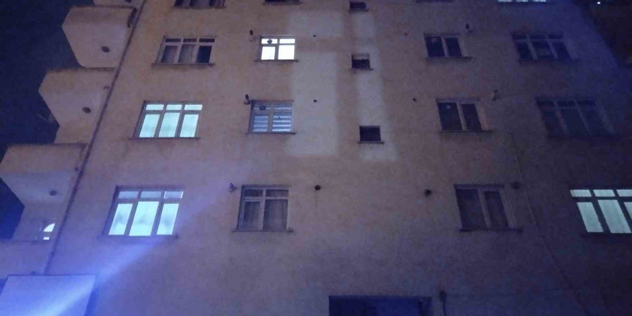 PENDİK’TE EV SAHİPLERİ İLE KİRACILARIN KAVGASI KANLI BİTTİ: 3 YARALI