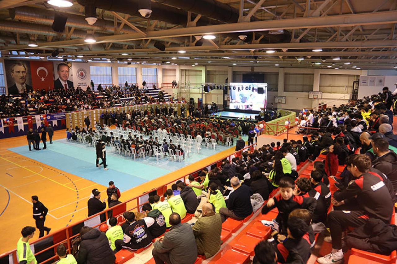 KÂĞITHANE BELEDİYESİ’NDEN AMATÖR SPOR KULÜPLERİNE BÜYÜK DESTEK