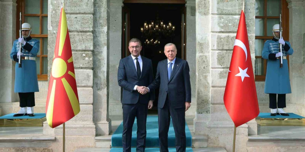 CUMHURBAŞKANI ERDOĞAN, KUZEY MAKEDONYA BAŞBAKANI MİCKOSKİ’Yİ KABUL ETTİ