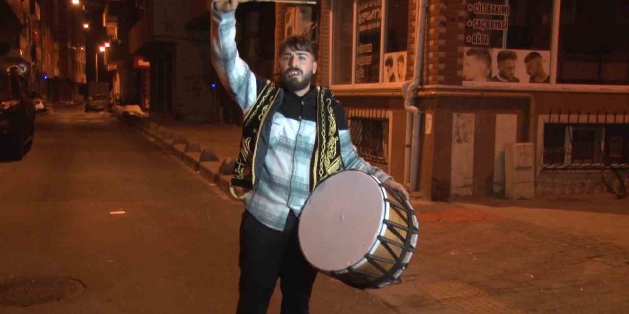 RAMAZAN AYININ İLK SAHURUNDA DAVULCULAR SOKAĞA İNDİ, FIRINLARDA EKMEK KUYRUĞU OLUŞTU