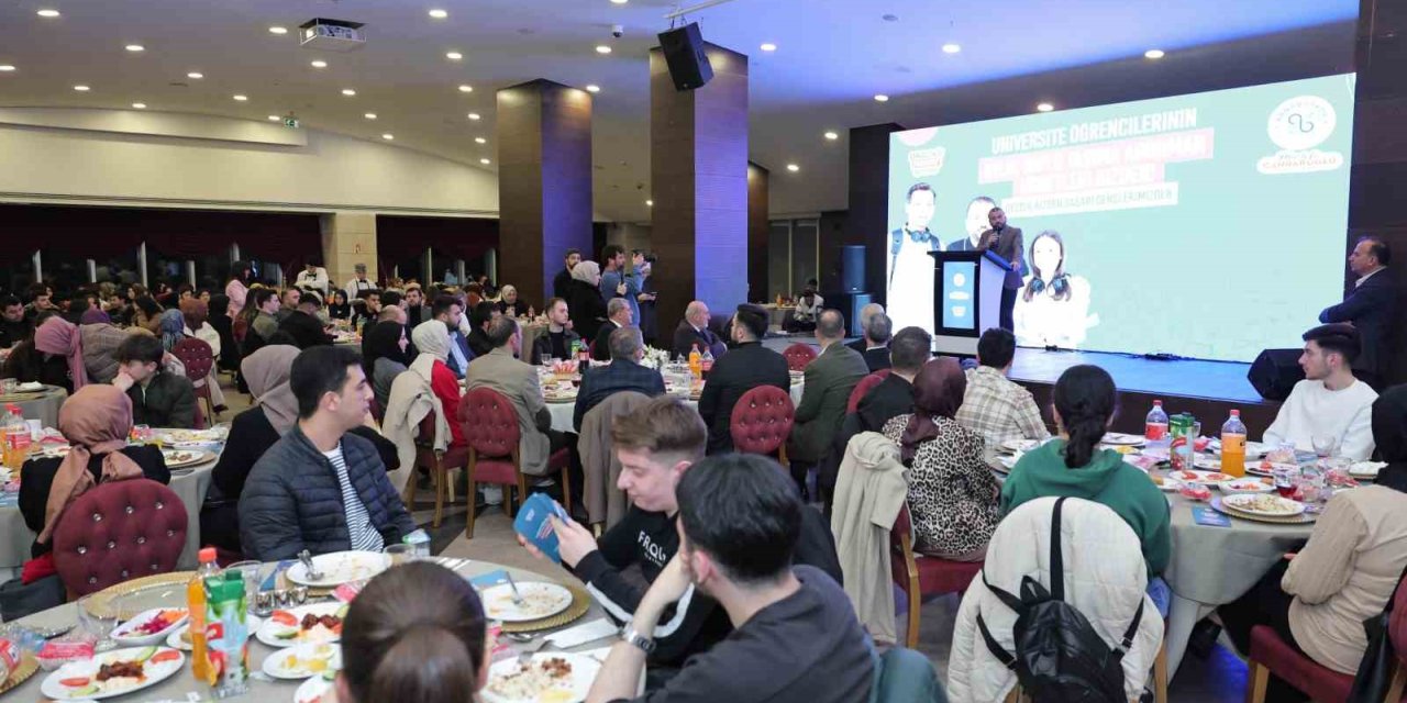 ARNAVUTKÖY BELEDİYE BAŞKANI CANDAROĞLU’NDAN, ÜNİVERSİTE ÖĞRENCİLERİNE ABONMAN DESTEĞİ