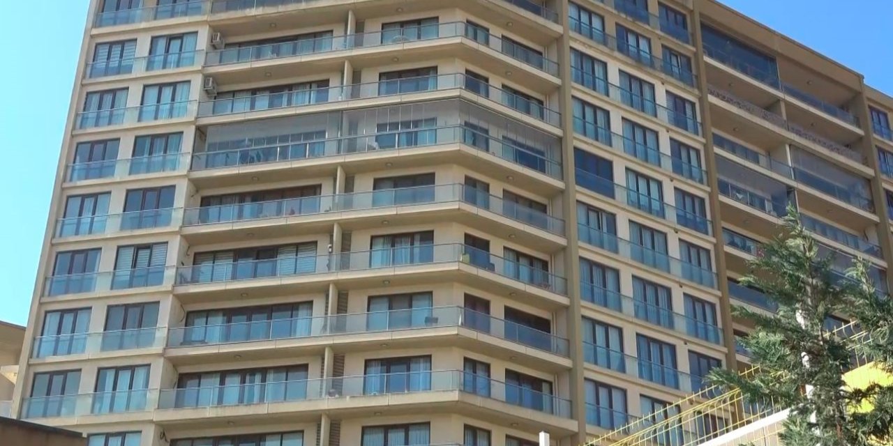 TUZLA’DA SİTE SAKİNLERİNDEN YÜZDE 70’LİK AİDAT ZAMMINA TEPKİ