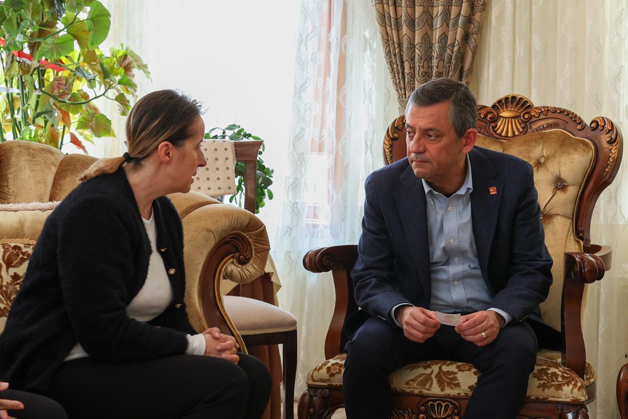 CHP Genel Başkanı Özgür Özel, Taziye Ziyaretinde Bulundu