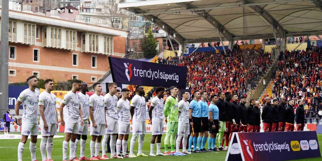 TRENDYOL SÜPER LİG: KASIMPAŞA: 0 - GALATASARAY: 1 (MAÇ DEVAM EDİYOR)