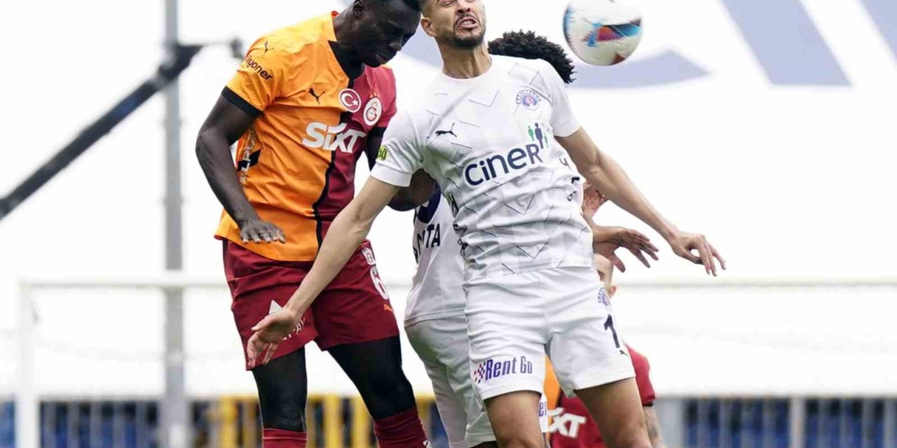 DAVİNSON SANCHEZ LİGDEKİ 3. GOLÜNÜ KAYDETTİ