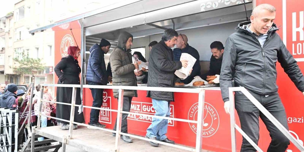 GAZİOSMANPAŞA BELEDİYESİ’NDEN HER GÜN 3 BİN KİŞİYE İFTAR YEMEĞİ