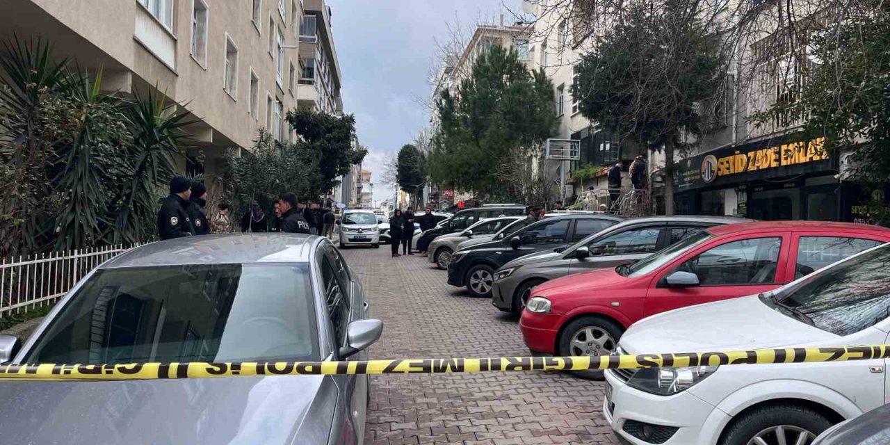 AVCILAR’DA BİR ADAM EŞİ VE 3 ÇOCUĞUNU VURUP İNTİHAR ETTİ