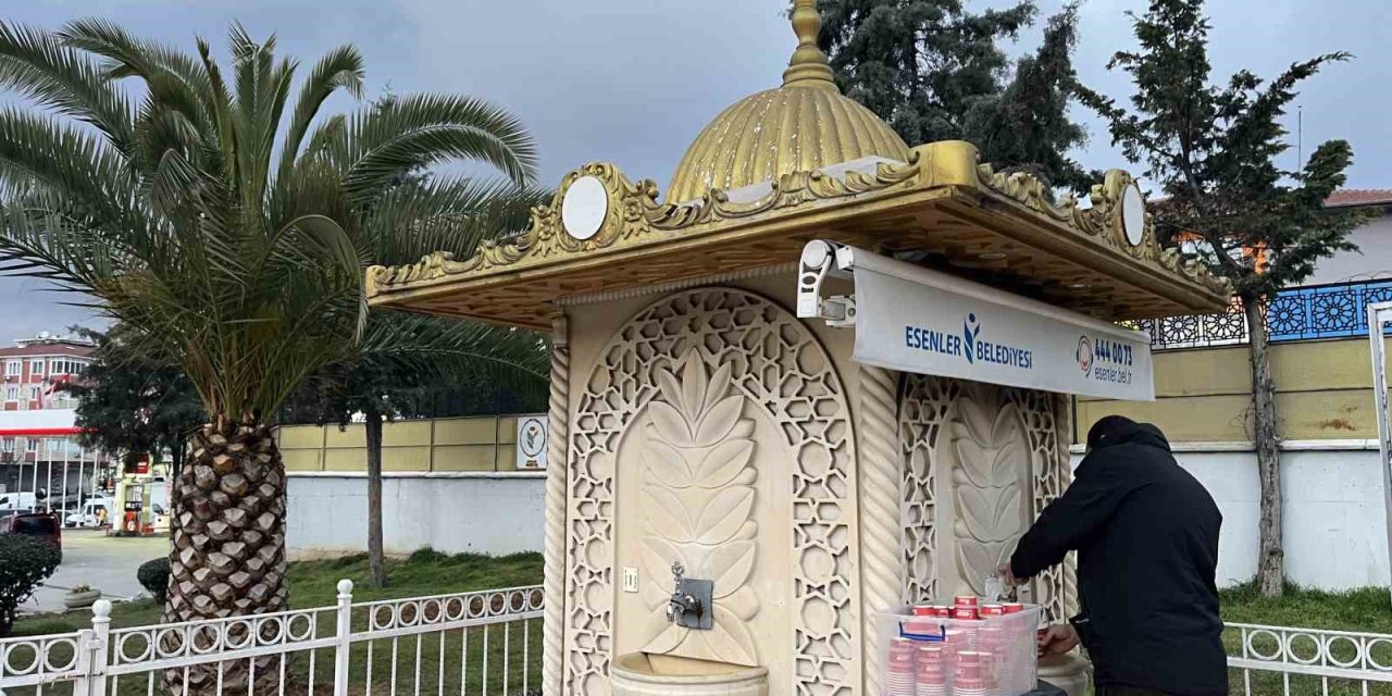 ESENLER’DE İFTAR ÇEŞMELERİ RAMAZAN BOYUNCA HİZMET VERİYOR