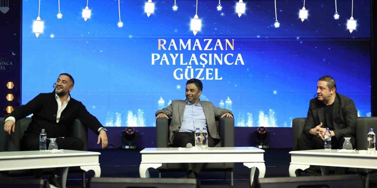 BAĞCILAR’DA MİLLİ TAKIM GOLCÜLERİ FUTBOLSEVERLERLE BULUŞTU