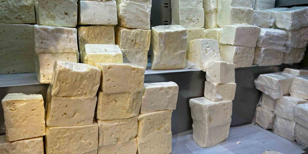 EMİNÖNÜ’NDE RAMAZAN ALIŞVERİŞİ HAREKETLİLİĞİ DEVAM EDİYOR