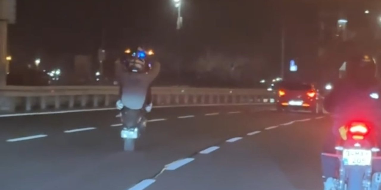 BAKIRKÖY’DE TEHLİKEYE ATAN MOTOSİKLETLİ KAMERADA