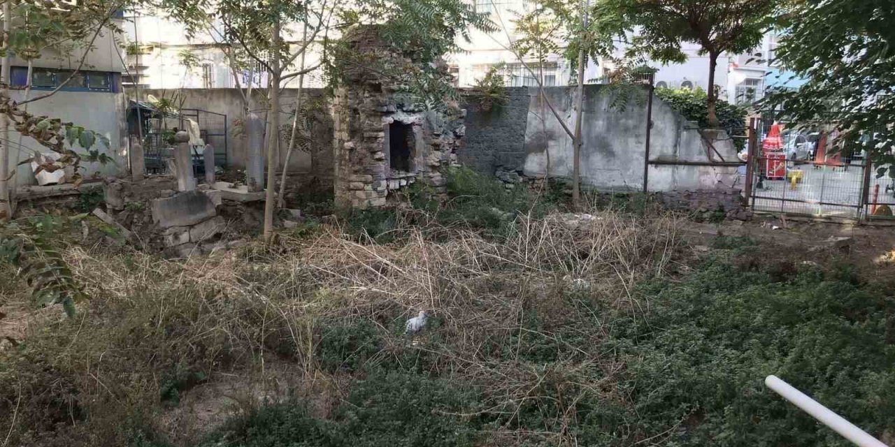 FATİH’İN ASIRLIK HAZİNELERİNDEN KAYBOLAN BAKKALZADE MESCİDİ İHYA EDİLEREK İBADETE AÇILDI