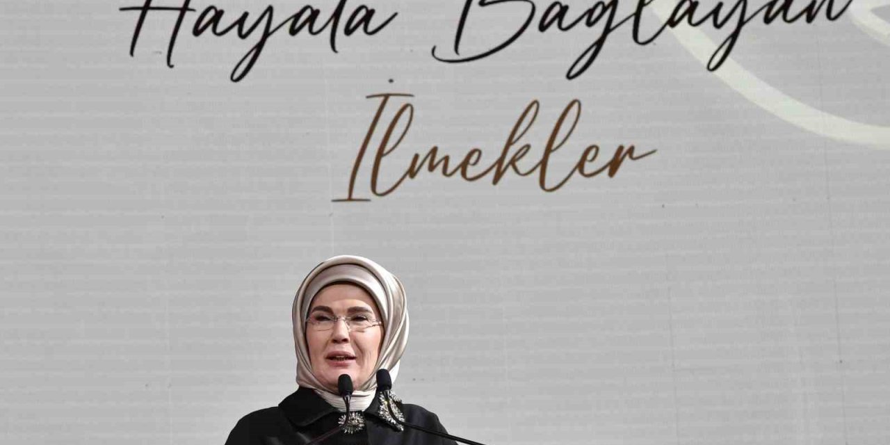 EMİNE ERDOĞAN, TİKAD’IN "HAYATA BAĞLAYAN İLMEKLER PROJESİ" TANITIM PROGRAMINA KATILDI