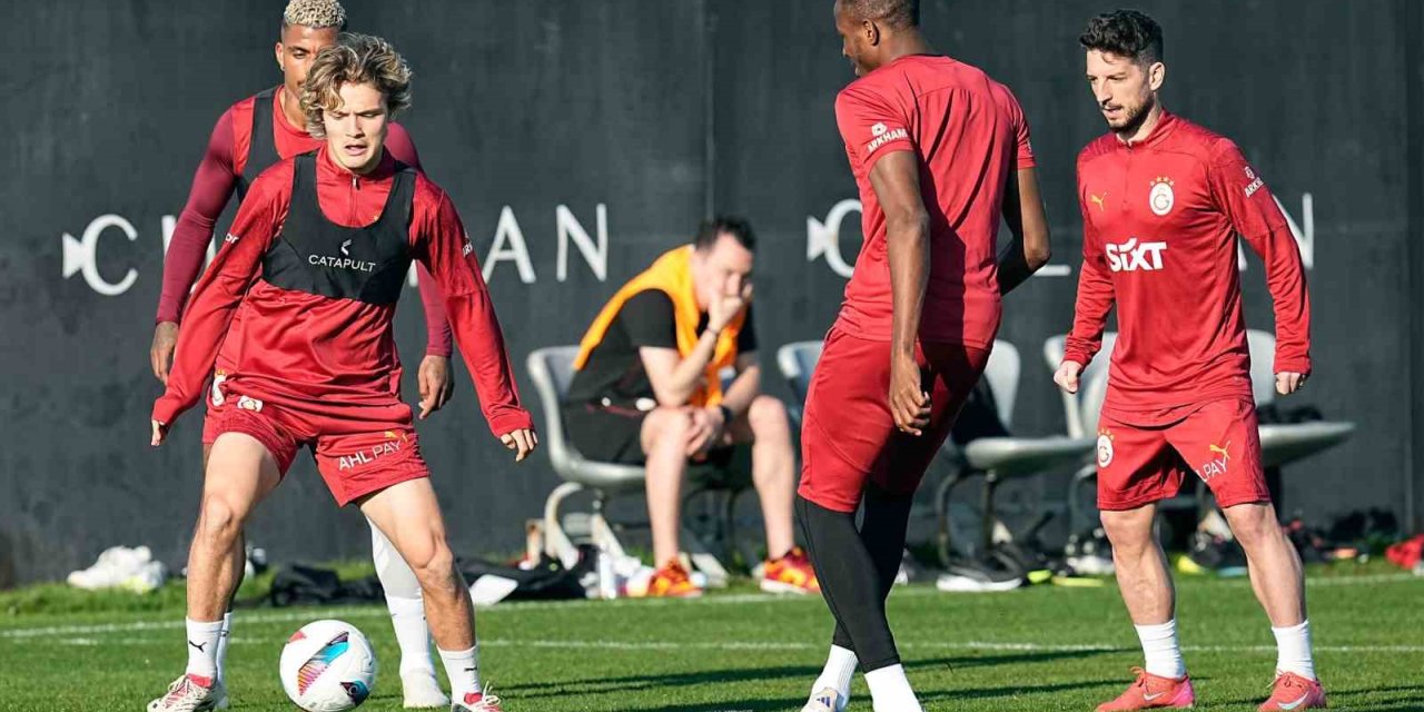 GALATASARAY, ALANYASPOR MAÇI HAZIRLIKLARINI TAMAMLADI
