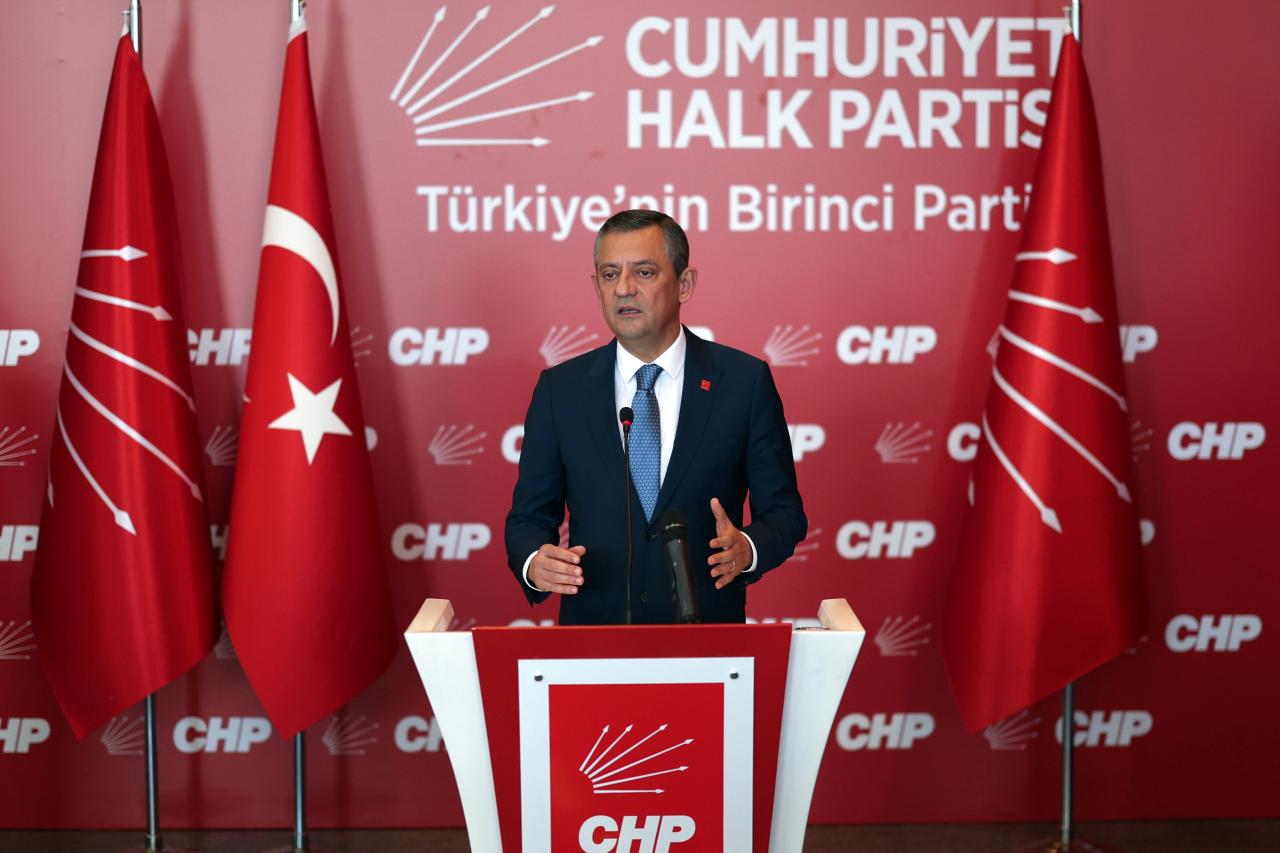 CHP Genel Başkanı Özgür Özel, Suriye’de Yaşanan Gelişmelerle İlgili 15 Kişilik Heyet Görevlendirdi
