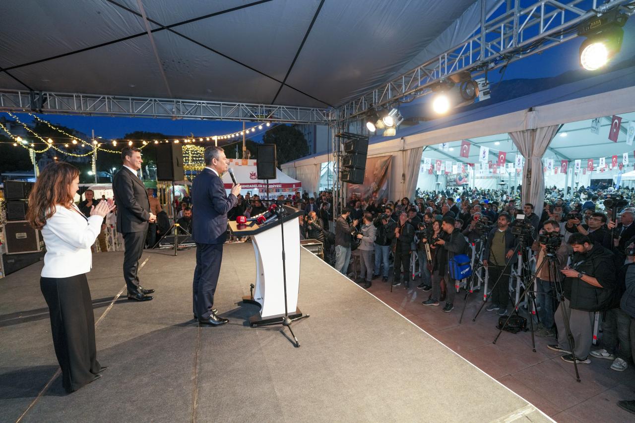 Cumhuriyet Halk Partisi Genel Başkanı Özgür Özel: “Suriye’de Çatışmaların Başlamasını Tedirginlikle İzliyoruz”