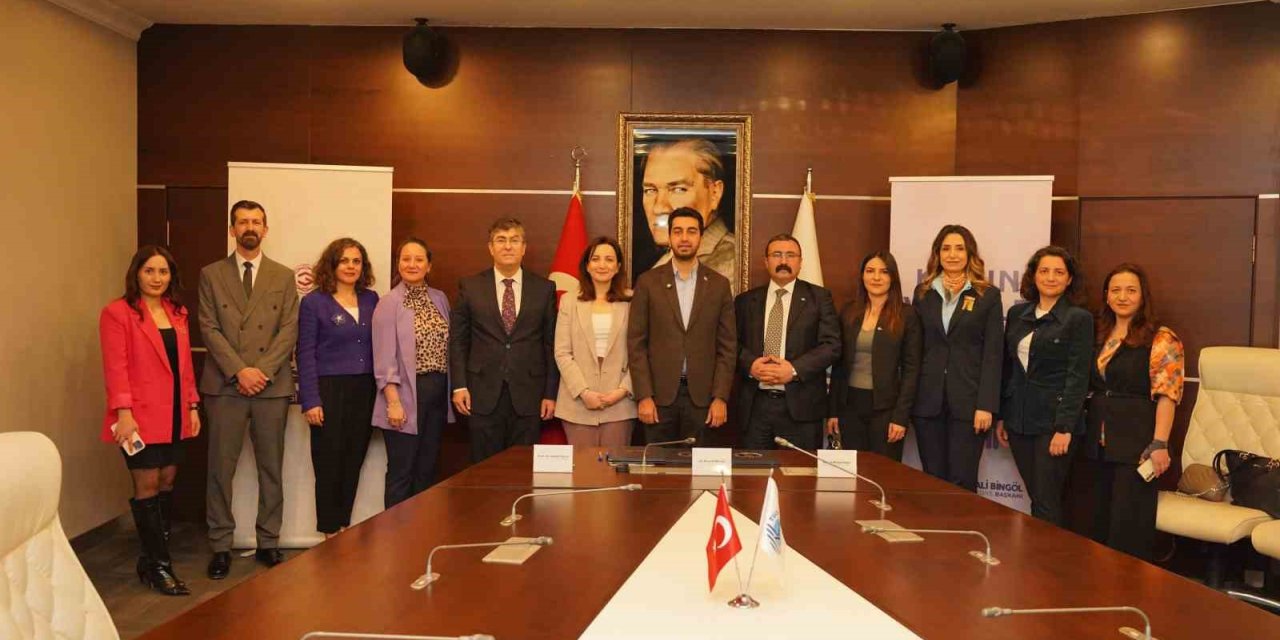 ERKEK EGEMEN AĞIR SANAYİ SEKTÖRÜNE KADIN ELİ DEĞECEK