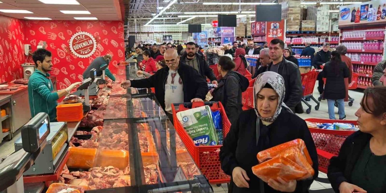 RAMAZAN AYINDA YARI YARIYA DÜŞEN KIYMA FİYATINA HÜCUM ETTİLER