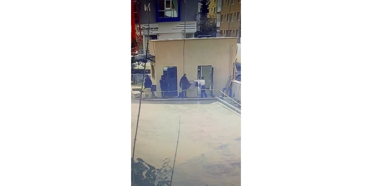 ATAŞEHİR’DE POLİS MERKEZİNDE ARBEDE: KADIN ŞAHIS POLİS MEMURUNA SALDIRDI