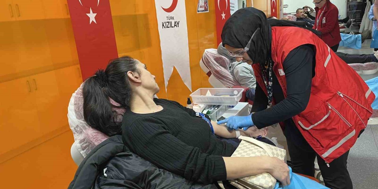 TÜRK KIZILAY, RAMAZAN AYI BOYUNCA İFTARDAN SONRA DA KAN BAĞIŞI KABUL EDİYOR