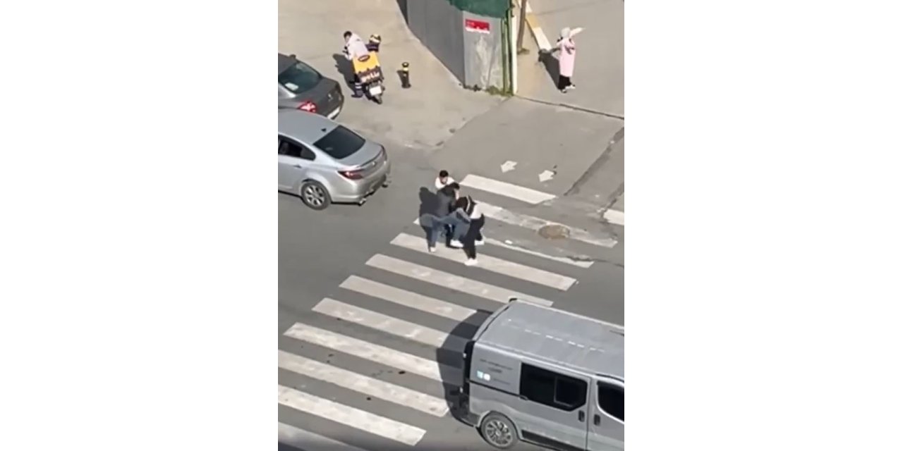 TRAFİKTE KAVGA ETTİ, ARDINDAN ARABAYLA ÇARPIP KAÇTI