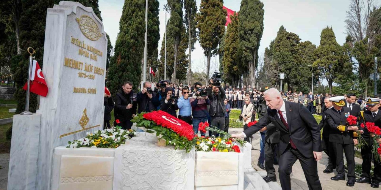 MİLLİ ŞAİR MEHMET AKİF ERSOY,  İSTİKLAL MARŞI’NIN KABULÜNÜN 104’ÜNCÜ YILINDA ANILDI