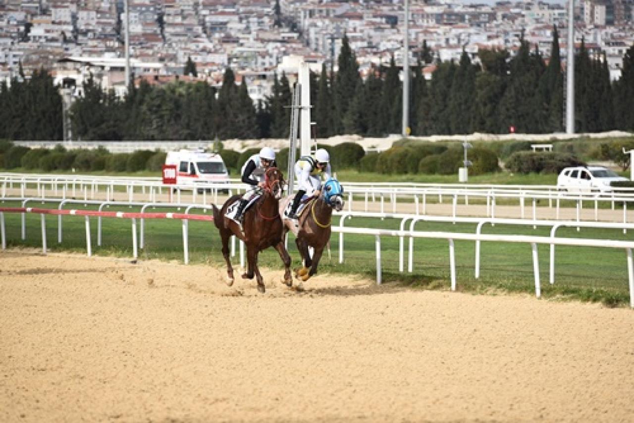 Nejat Evliyazade Koşusu'nu Özbucak kazandı