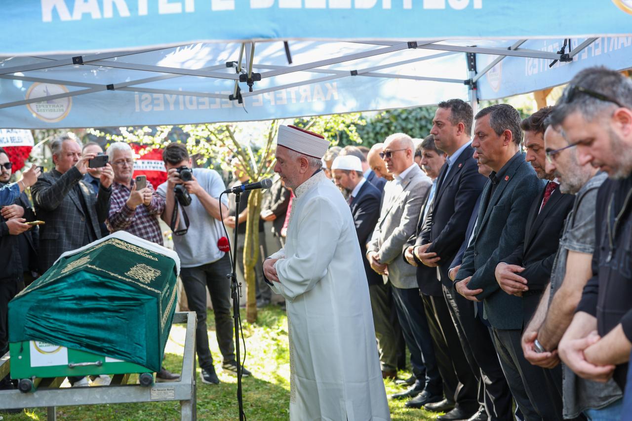 CHP Genel Başkanı Özgür Özel, Celal Akar’ın Cenaze Törenine Katıldı