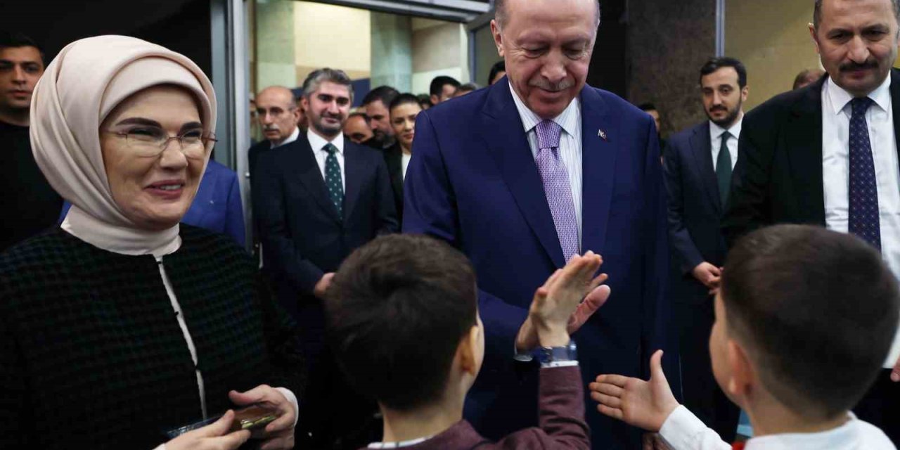 CUMHURBAŞKANI ERDOĞAN: "TÜRKİYE YÜZYILI İNŞALLAH SİZ ÇOCUKLARIMIZIN DA YÜZYILI OLACAK"
