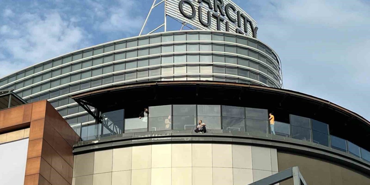 BAHÇELİEVLER’DE AVM’DE İNTİHAR GİRİŞİMİ