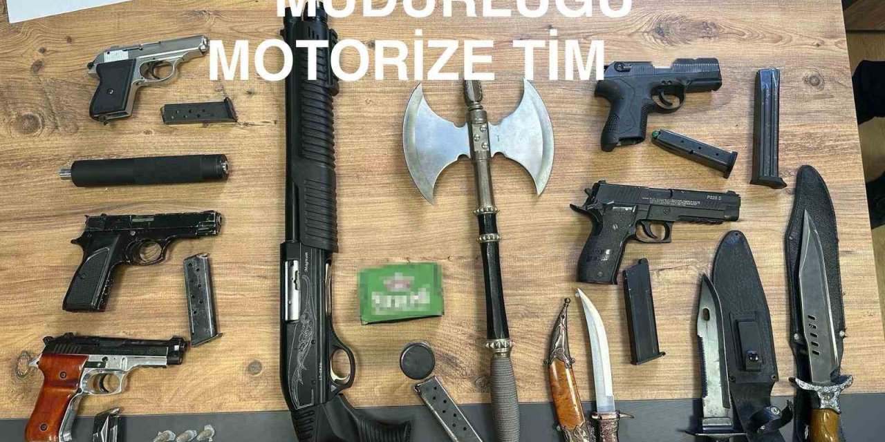 UYGULAMADAN KAÇMAK İSTEYEN ŞAHIS, POLİSE EMNİYET MÜDÜRÜYÜM DİYE SAHTE BELGE GÖSTERDİ