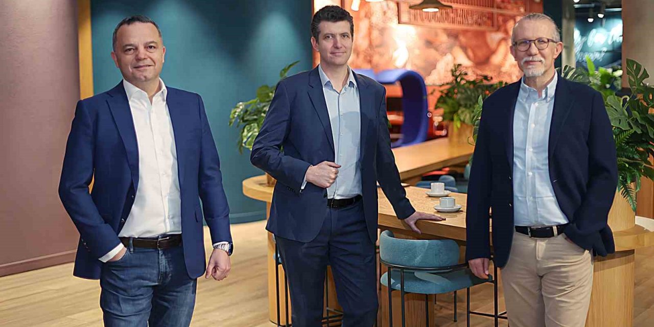 DENİZBANK, APPLE VİSİON PRO’YU MOBİL UYGULAMASINA ENTEGRE ETTİ